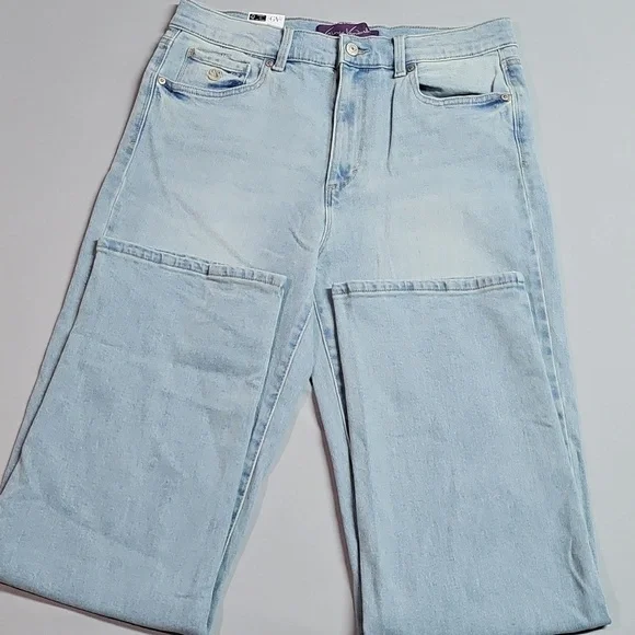 Gloria Vanderbilt Women's Relaxed Straight Jeans NWT - Picture 4 of 5
